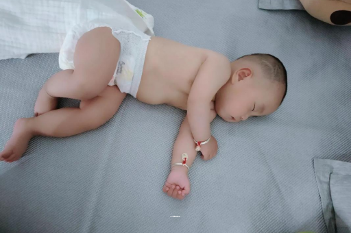 博尔塔拉几个月宝宝会抬头